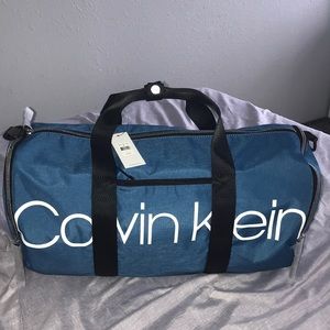 BRAND NEW CALVIN KLEIN DUFFLE BAG !!